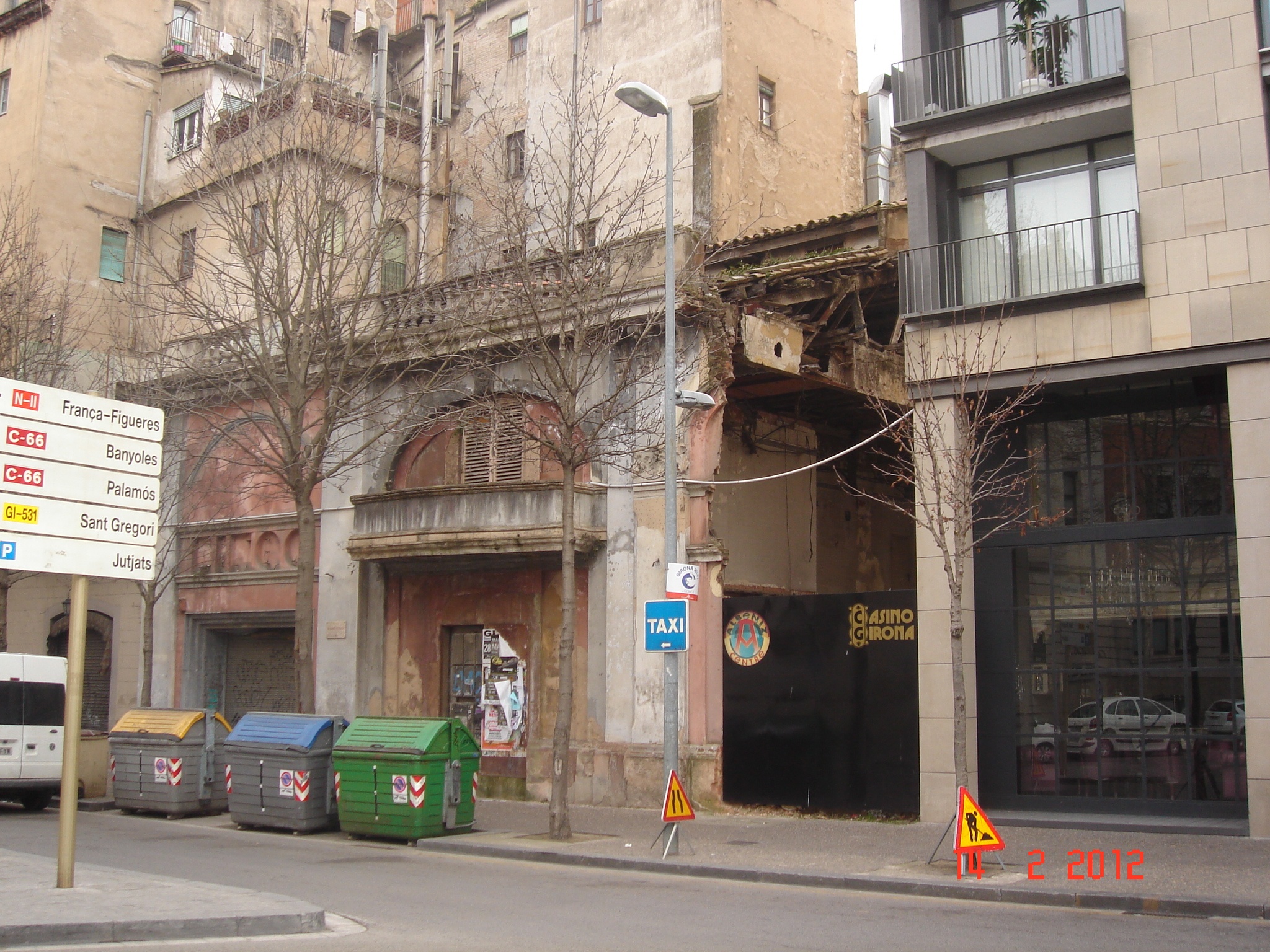 Enderroc d’edificació a l’antic Casino Girona