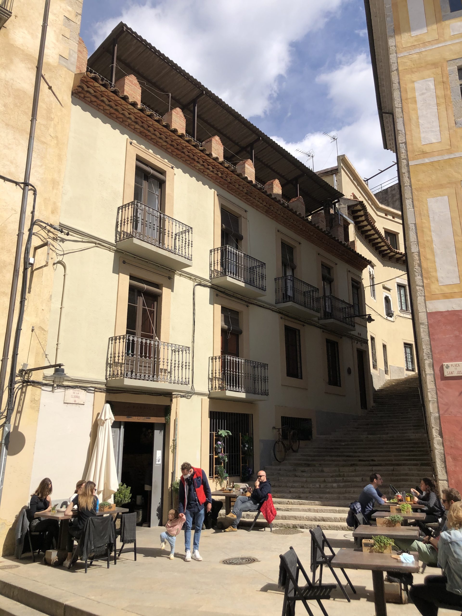 Rehabilitació de façana en edifici plurifamiliar Girona